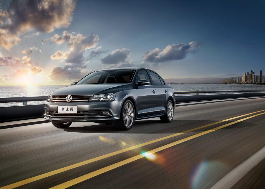  Volkswagen Sagitar 2015 года  (фото 8 из 17)